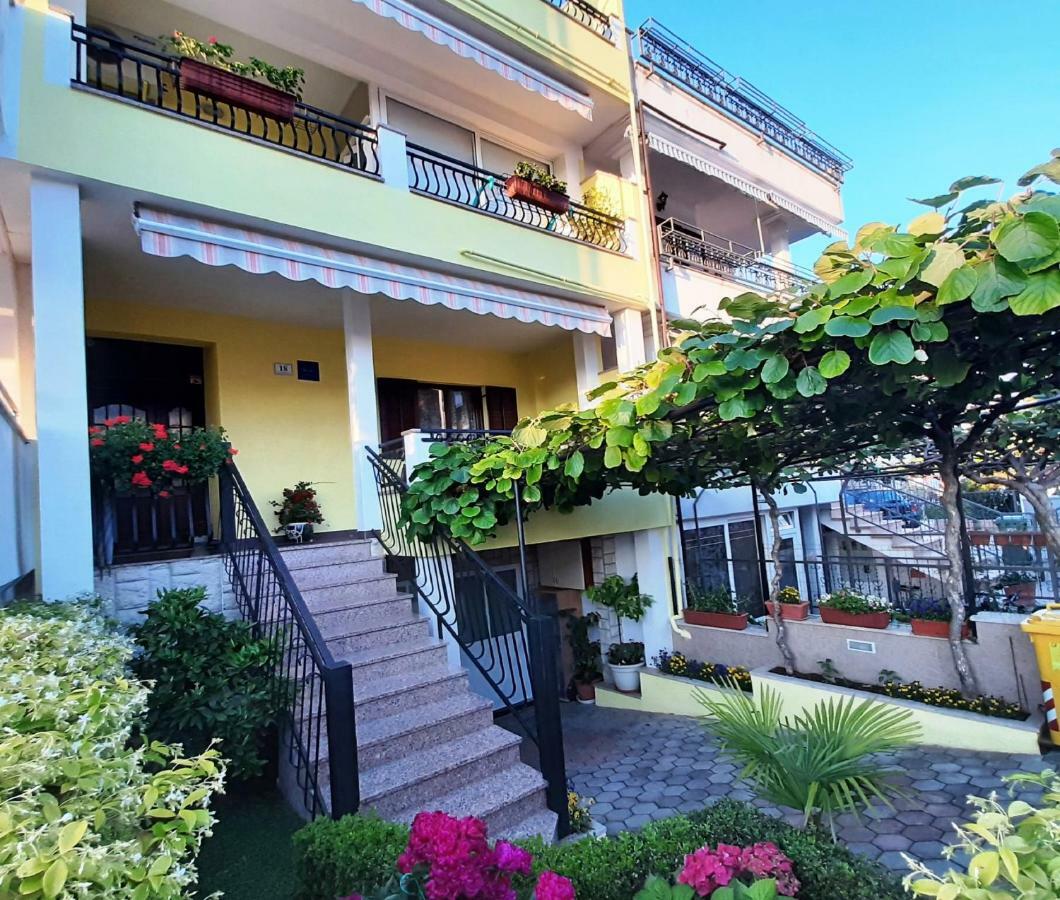 Paradise Beach Apartments Rovinj Exterior foto